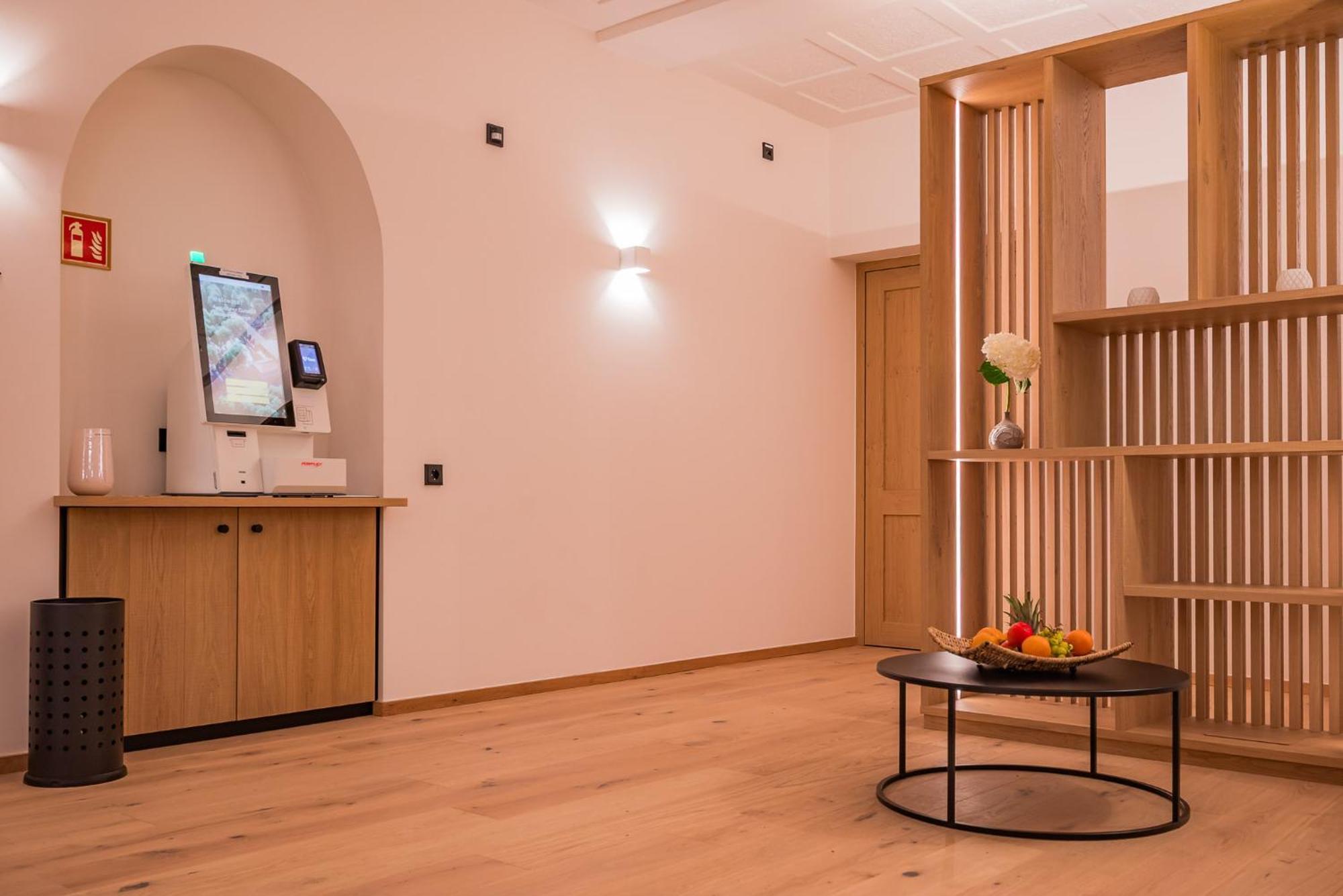 Gutshotel Menterschwaige - Heritage Boutique Hotel With Timless Elegance — Photos 1